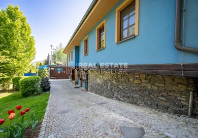 Na predaj 5-izbový dom, 297 m², Považská Bystrica, Moyzesova