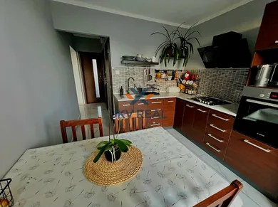 Na predaj 3-izbový byt, 80 m², Komárno