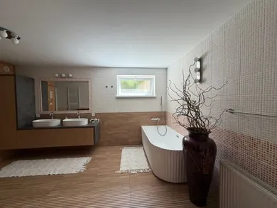 Na prenájom 2-izbový byt, 85 m², Bratislava-Karlova Ves, Líščie údolie