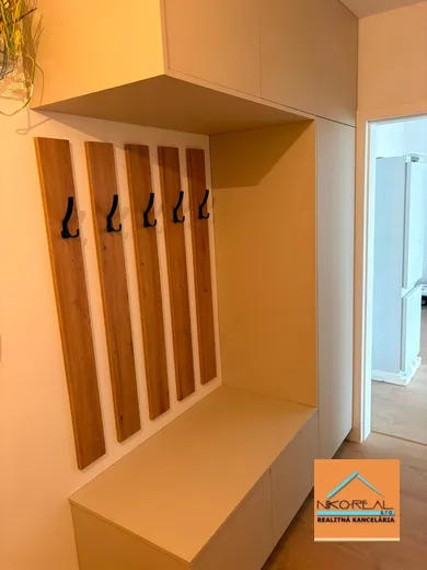Na predaj 2-izbový byt, 48 m², Bratislava-Petržalka, Mánesovo nám.