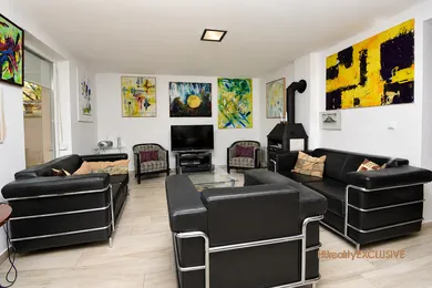 Na predaj 8-izbový dom, 300 m², Mosonmagyaróvár