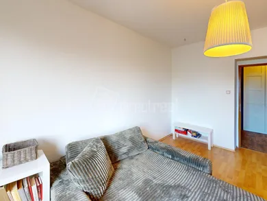 Na predaj 4-izbový byt, 80 m², Bratislava-Vajnory, Tomanova
