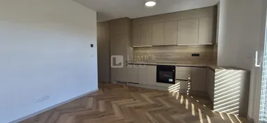 Na prenájom 3-izbový byt, 52 m², Banská Bystrica, Lazovná