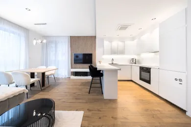 Na prenájom 3-izbový byt, 88 m², Bratislava-Nové Mesto, Pod Vtáčnikom
