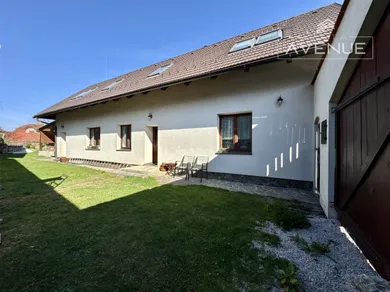 Na predaj 4-izbový dom, 200 m², Blatnica
