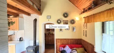 Na predaj 3-izbový rekreačný dom, 50 m², Láb, Jazerná ulica