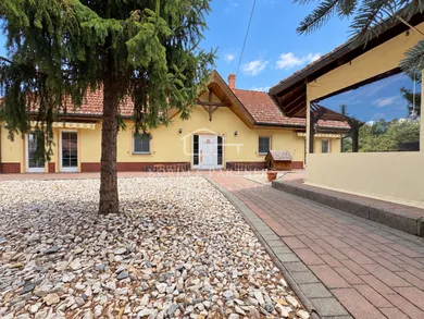 Na predaj 3-izbový dom, 147 m², Komárno, Nová Stráž