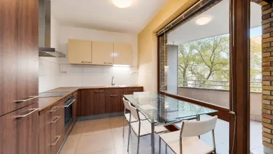 Na prenájom 3-izbový byt, 86 m², Bratislava-Ružinov, Kvačalova