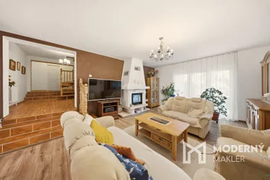 Na predaj dom, 240 m², Hlohovec, Šomodská ulica