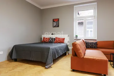 Na prenájom 1-izbový byt, 39 m², Bratislava-Staré Mesto, Palárikova