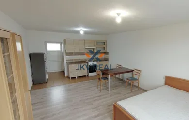 Na prenájom 1-izbový byt, 34 m², Poprad, Levočská