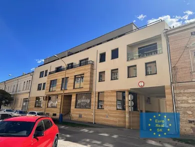 Kiadó kereskedelmi ingatlanok, Košice-Staré Mesto · €900
