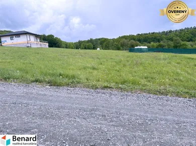 Na predaj pozemok, 595 m², Okružná