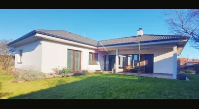 Domy na sprzedaż, Slovenský Grob · €449 000