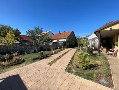 Na predaj 4-izbový dom, 110 m², qqq