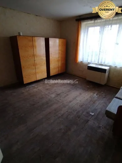 Na predaj dom, 500 m², Neporadza