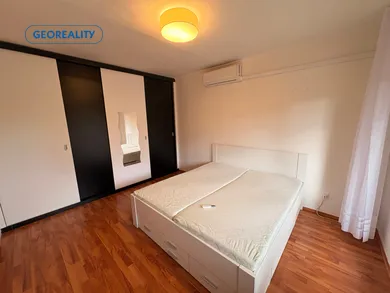Na prenájom 1-izbový byt, 36 m², Levice, Mochovská ul.