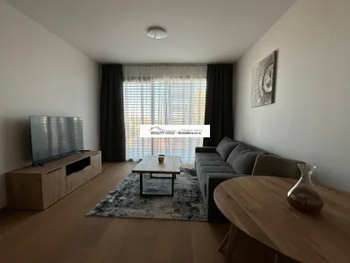 Na prenájom 1-izbový byt, 45 m², Bratislava-Ružinov, Prístavná