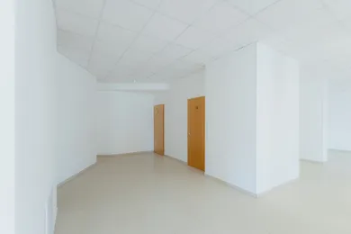 Na prenájom komerčné, 189 m², Bešeňová