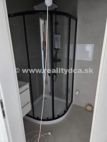 Na predaj 1-izbový byt, 35 m², Dubnica nad Váhom, Bratislavská