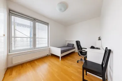 Na prenájom 4-izbový byt, 111 m², Bratislava-Nové Mesto, Tupého