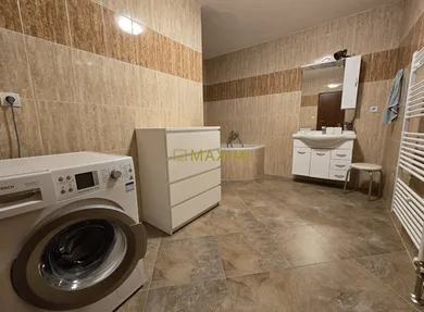 Na predaj 2-izbový byt, 95 m², Bratislava-Karlova Ves, Kresánkova