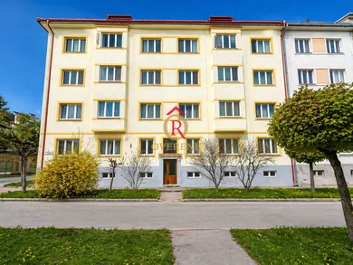 Mieszkania na sprzedaż, 4-pokojowe, Banská Bystrica · €454 000