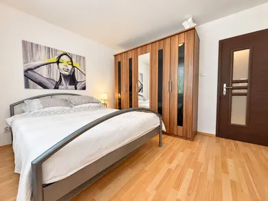Na prenájom 3-izbový byt, 72 m², Šamorín, Hlavná