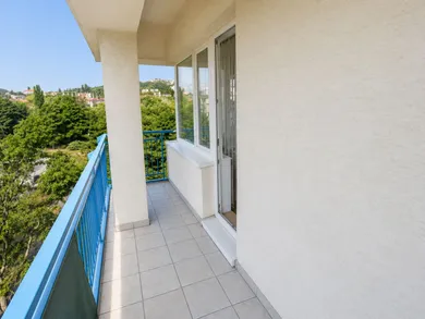 Na predaj 2-izbový byt, 57 m², Bratislava-Nové Mesto, Račianske mýto