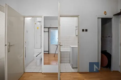 Na predaj 2-izbový byt, 48 m², Bratislava-Rača, Kadnárova