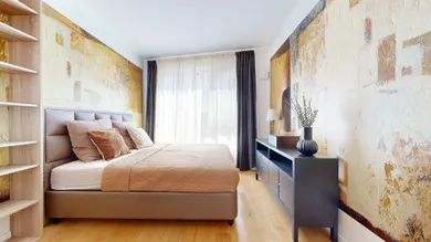 Na predaj 3-izbový byt, 75 m², Bratislava-Staré Mesto, Súkennícka