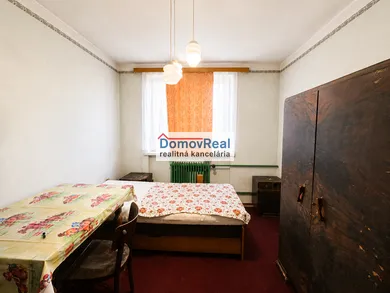 Na predaj 7-izbový dom, 378 m², Lehnice