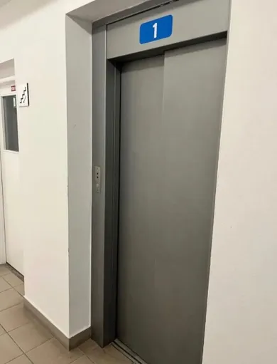 Na predaj komerčné, 180 m², Bratislava-Ružinov