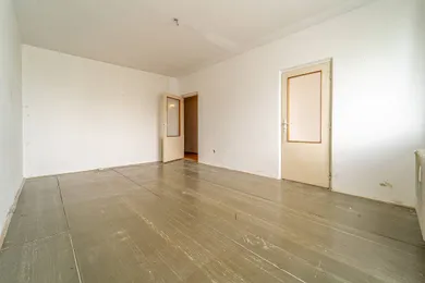 Na predaj byt v Bratislava-Karlova Ves · €189 990 · Pôvodný stav