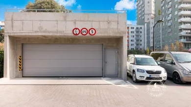 Na prenájom objekt, 14 m², Bratislava-Petržalka, Bosákova