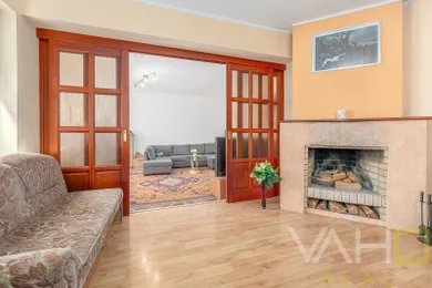 Na predaj 4-izbový dom, 260 m², Trnava, Átriová