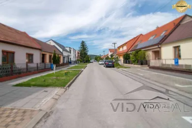 Domy na predaj 4-izbový, Pezinok · €350 000