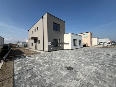Domy na sprzedaż, 4-pokojowe, Hubice · €240 000