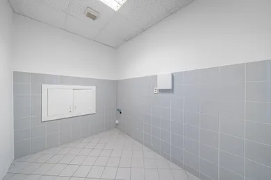 Na prenájom komerčné, 160 m², Bratislava-Ružinov, Jarabinková