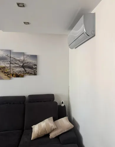 Na predaj 4-izbový byt, 82 m², Bratislava-Petržalka, Lachova