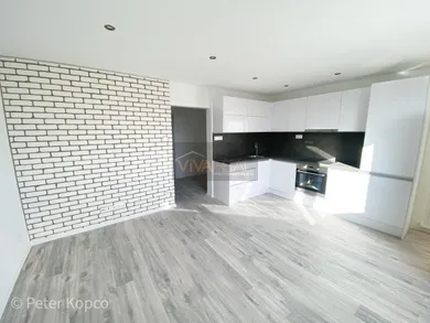 Квартири на продаж, 4-кімнатні, Trnava · €224 500