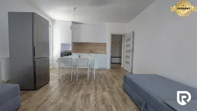 Na prenájom 2-izbový byt, 55 m², Trenčín, Halalovka