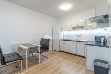 Квартиры в аренду, 2-комнатные, Pezinok · €690