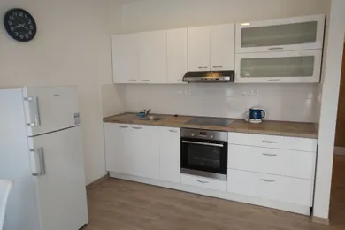 Na prenájom 1-izbový byt, 37 m², Považská Bystrica, Centrum