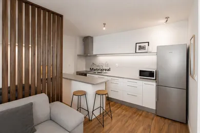 Na prenájom 1-izbový byt, 42 m², Bratislava-Nové Mesto, Tramínová