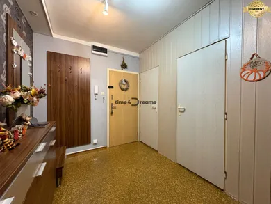 Na predaj 2-izbový byt, 68 m², Levice