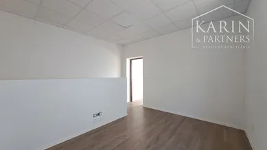Na prenájom komerčné, 170 m², Piešťany, Hurbanova