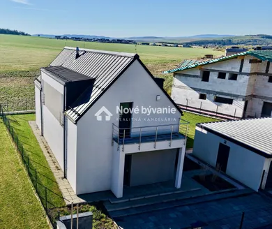Domy na sprzedaż, Veľká Lomnica · €576 800