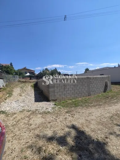 Na predaj pozemok, 93 m², Kolíňany