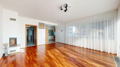 Na prenájom 4-izbový byt, 107 m², Bratislava-Staré Mesto